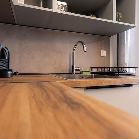Cozy Apartment In Kalamaria, Salonicco Esterno foto