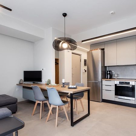 Cozy Apartment In Kalamaria, Salonicco Esterno foto