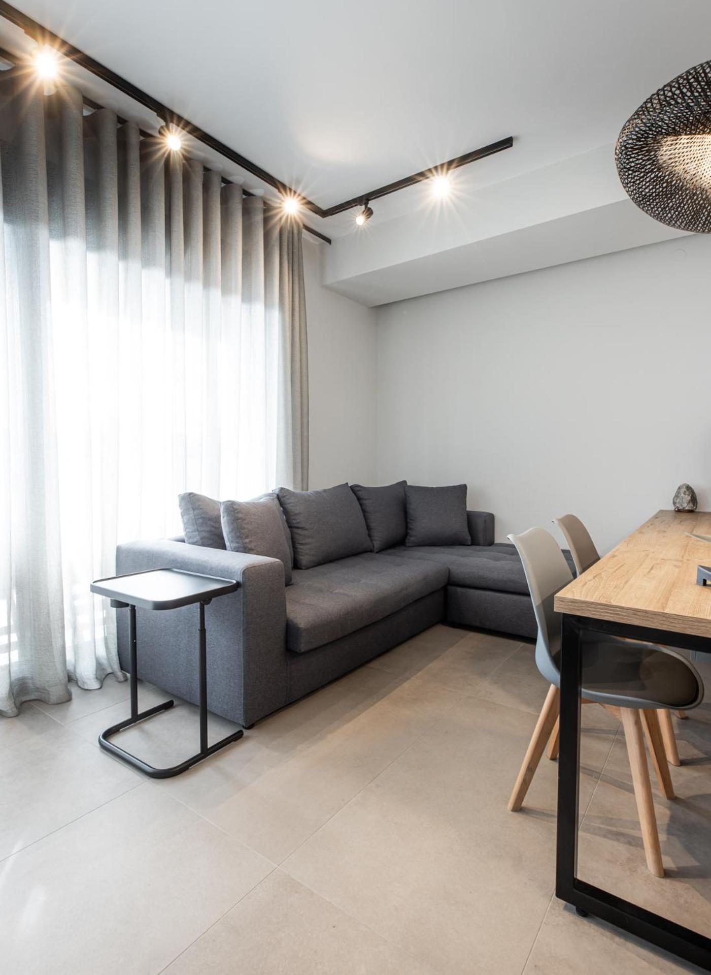 Cozy Apartment In Kalamaria, Salonicco Esterno foto