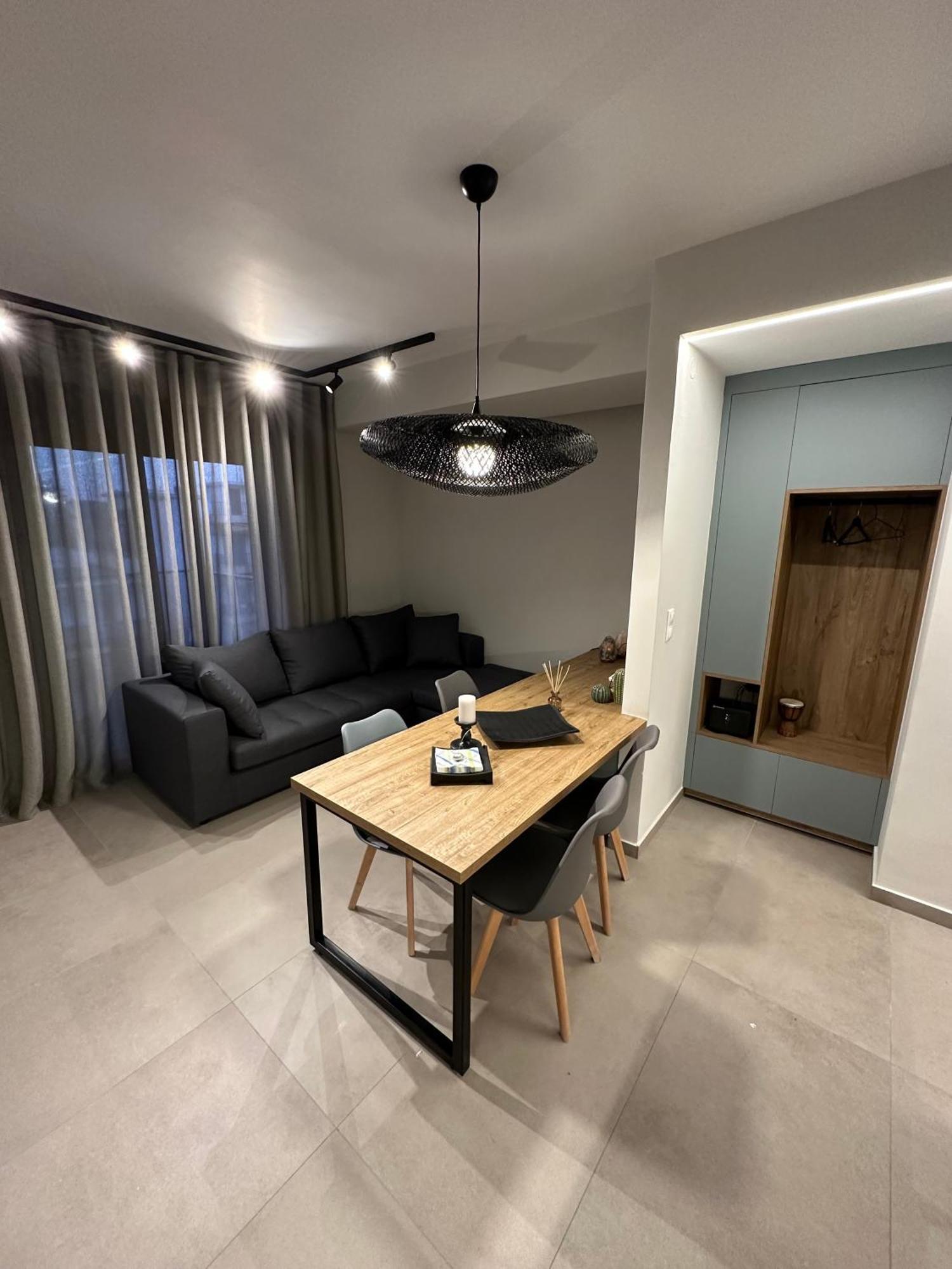 Cozy Apartment In Kalamaria, Salonicco Esterno foto